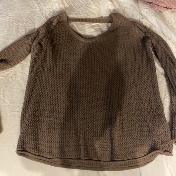 Brown sweater - Picture 2 of 3
